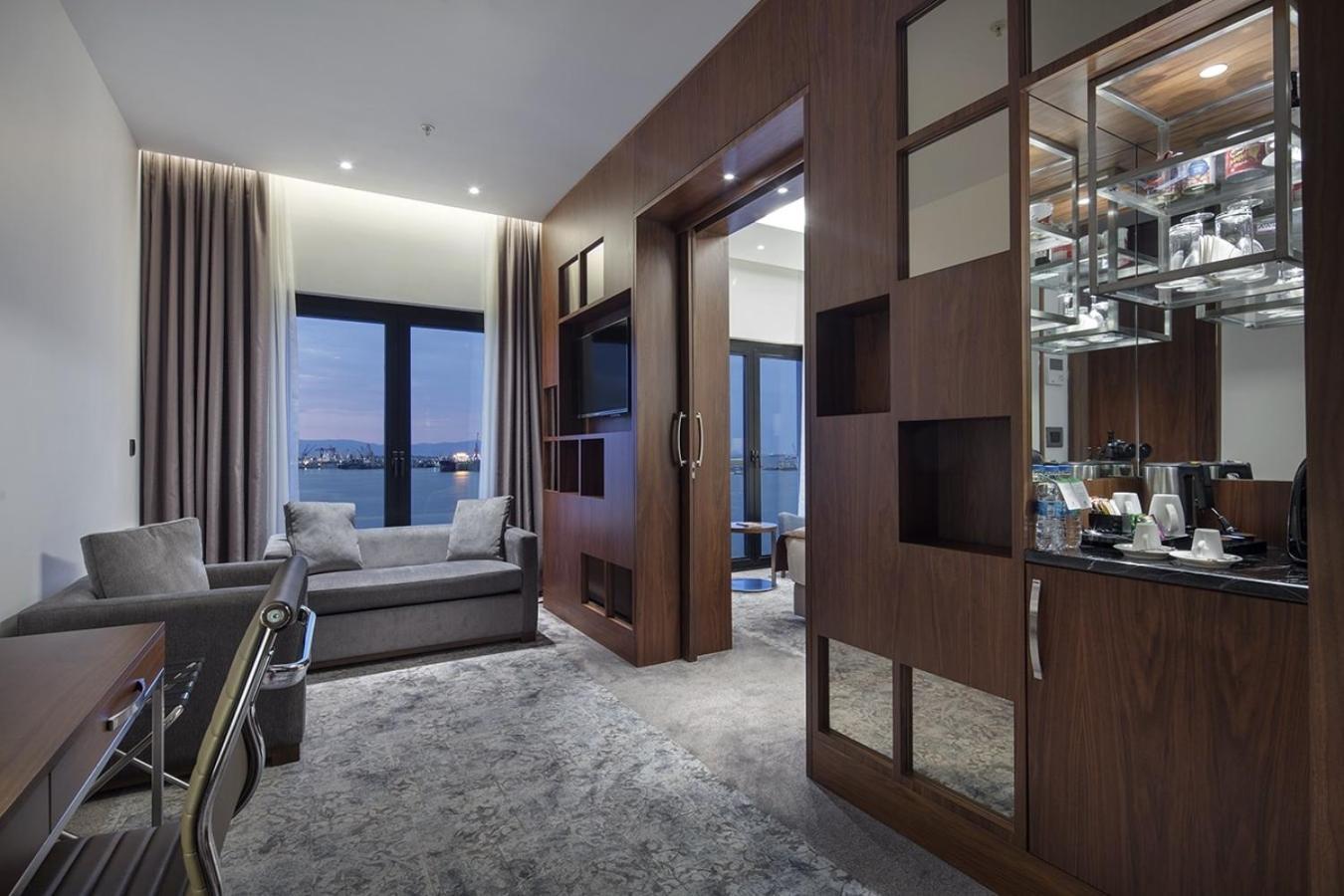 Holiday Inn Istanbul - Tuzla Bay By Ihg Bagian luar foto