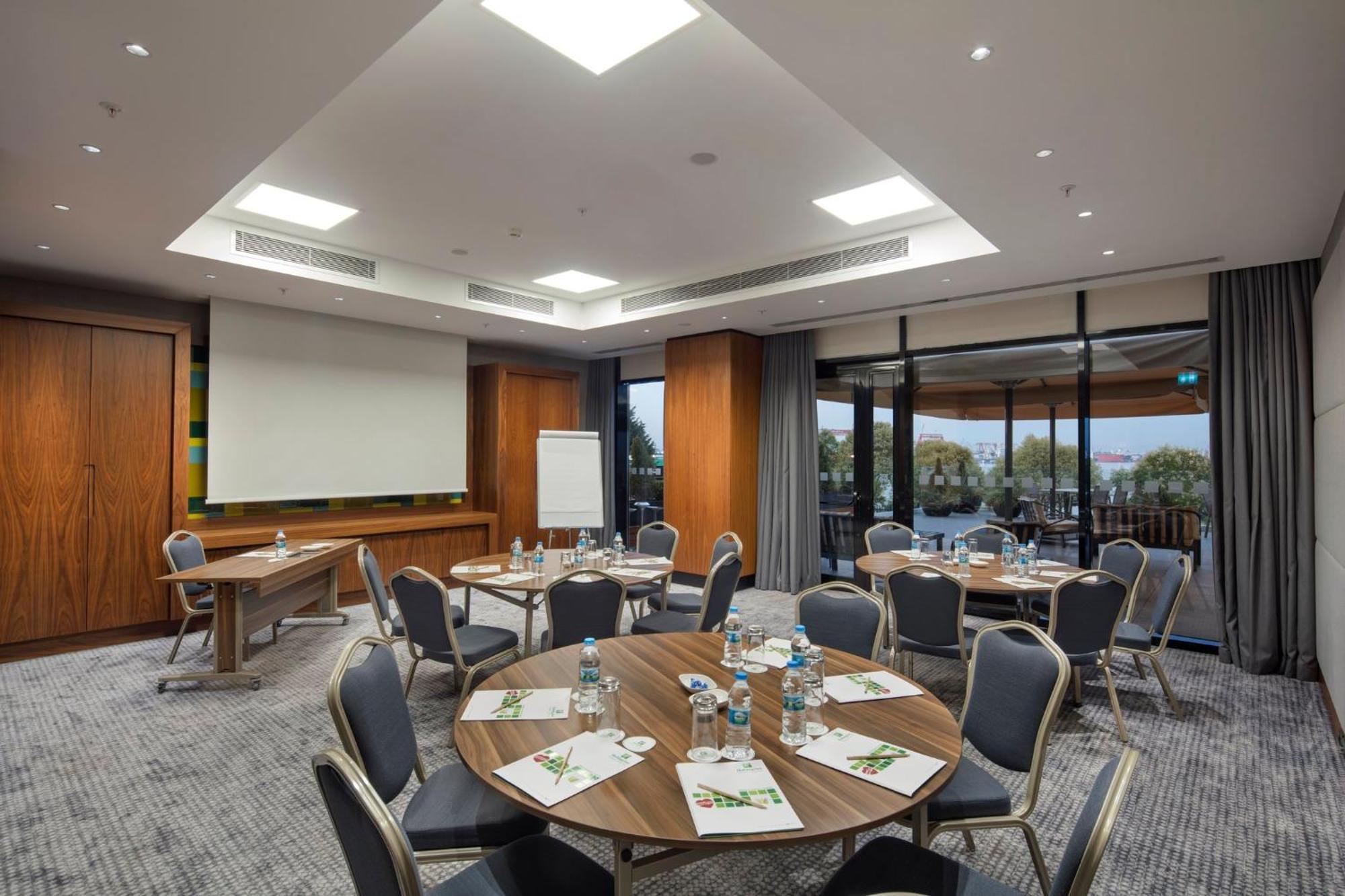 Holiday Inn Istanbul - Tuzla Bay By Ihg Bagian luar foto